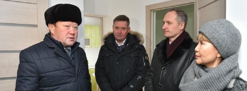 Акиму СКО показали образцовый дом в строящемся микрорайоне