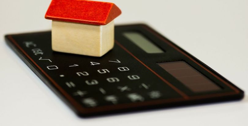 В Казахстане сократят число операторов жилищных программ — Токаев подписал закон