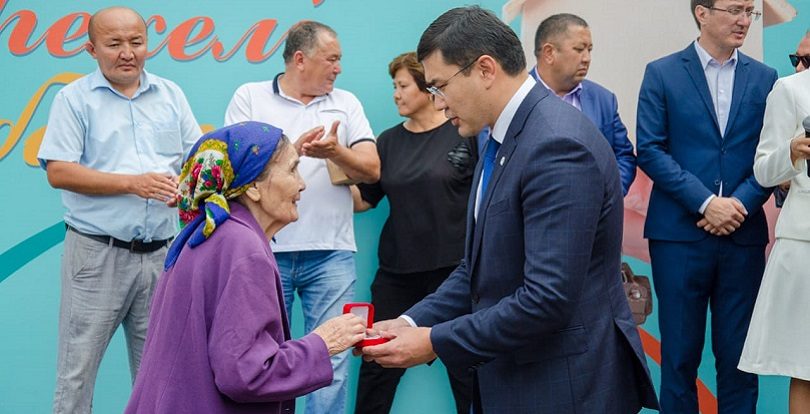 «Берекелі баспана» бағдарламасы бойынша кезекте тұрған 298 адам пәтер кілтіне ие болды