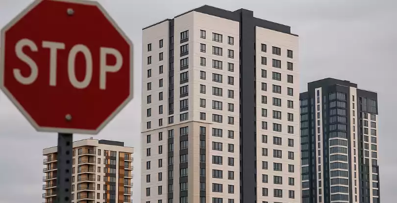 2026 жылы қандай үйлер ҚҚС-тан босатылады және бұл сатып алушылар үшін нені білдіреді