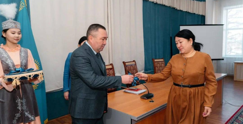 В Семее 26 многодетных семей получили ключи от квартир