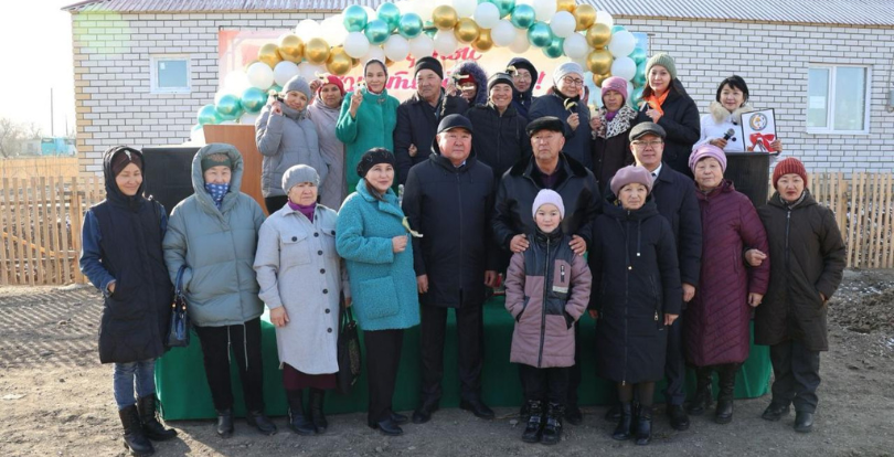 В Жарминском районе районе вручили ключи от квартир 10 семьям