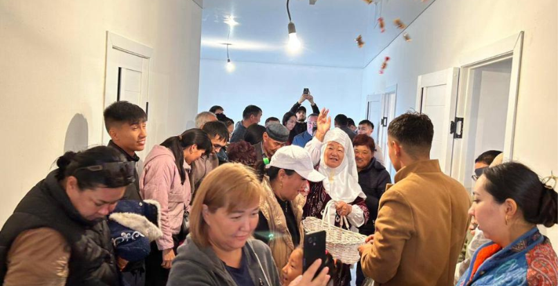 20 многодетным семьям вручены ключи от жилья