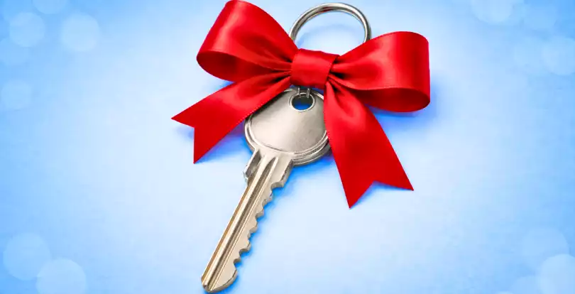 Президент Казахстана вручил ключи от квартир сотрудникам силовых структур