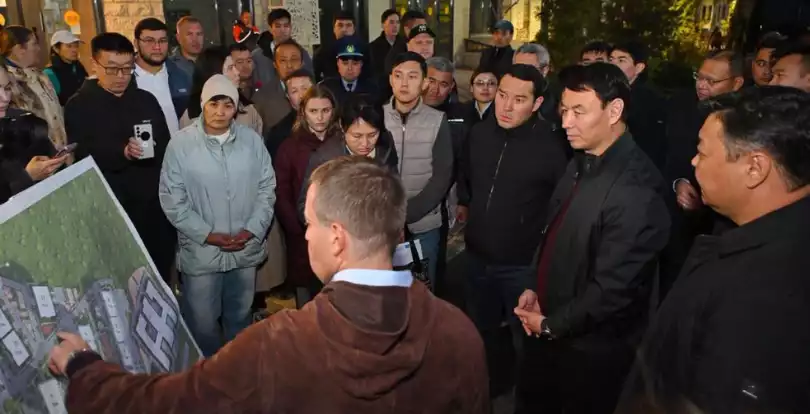 Аким Алматы Дархан Сатыбалды проверил инфраструктуру Auezov City и резервуар «Думан»
