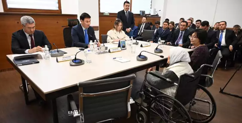 Личный приём граждан: жители Алматы обозначили проблемы, аким — решения