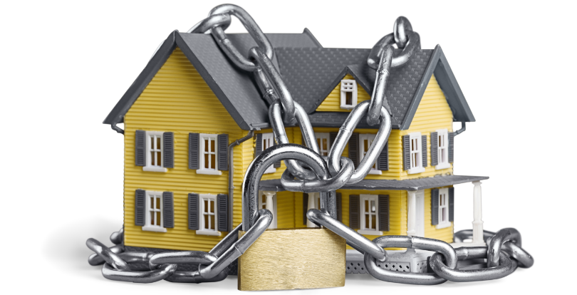 Жители Уральска не могут заселиться в новостройку: дом признали незаконным