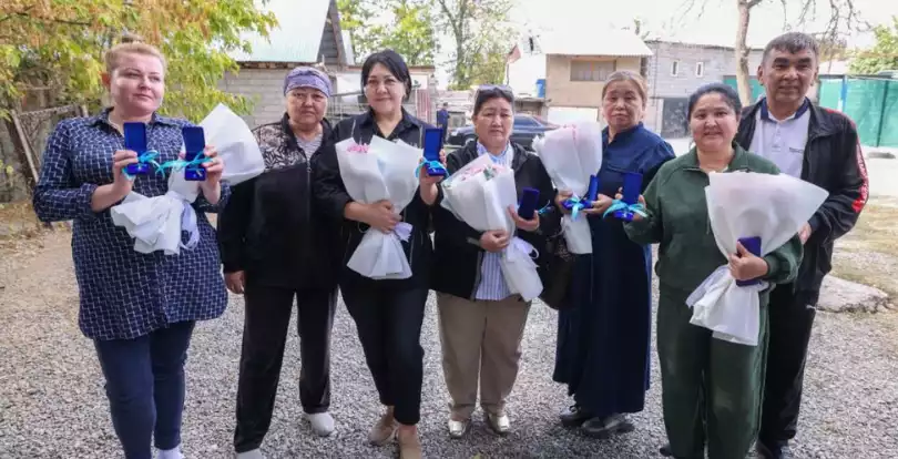 «Зелёная балка» в Шымкенте: район возрождается, ещё восемь семей получили квартиры