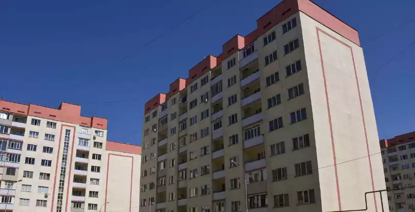 Жаңа ғимараттың апатты жағдайы Петропавл тұрғындарын алаңдатып отыр