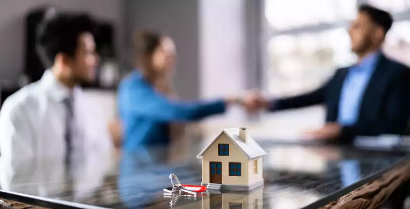 Бірлескен қарыз алушы немесе кепілгер: банк сіздің ипотекадан бас тартса, кімді таңдау керек