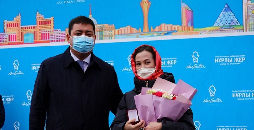 Ұстаздар күні қарсаңында Нұр-Сұлтанда 1900-ге жуық азамат баспаналы болды.